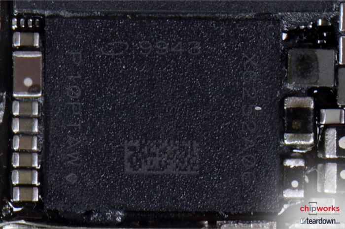 iPhone 7:n Intelin kantataajuusmodeemi Chipworksin kuvassa.
