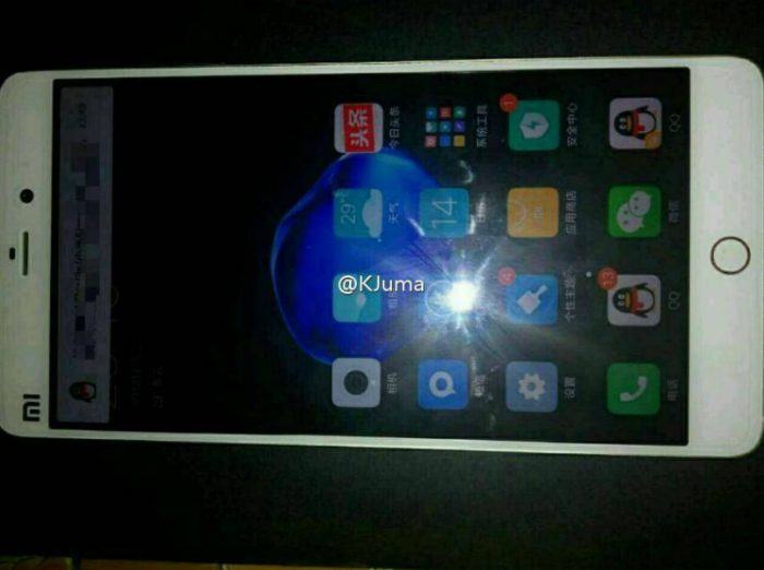 Väitetty Xiaomi Mi 5s vuotokuvassa - huomionarvoista pyöreä merkintä kotipainikkeesta kuvassa näytön oikealla puolella.