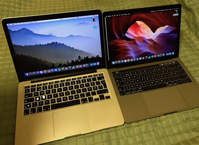 Vanha Retina MacBook Pro vuodelta 2012 ja uusi MacBook Pro.