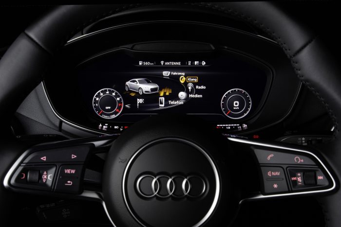 Rightwaren teknologiaa Audi TT:n mittaristossa.