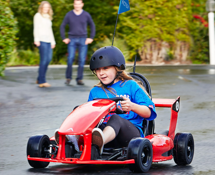 Sähköinen Actev Arrow -karting-auto lapsille.