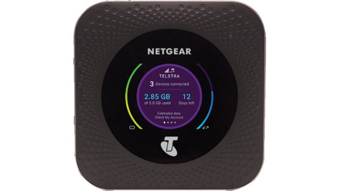 Netgearin gigabittiluokan 4G-nopeuksiin yltävä Nighthawk M1 -mobiilireititin.