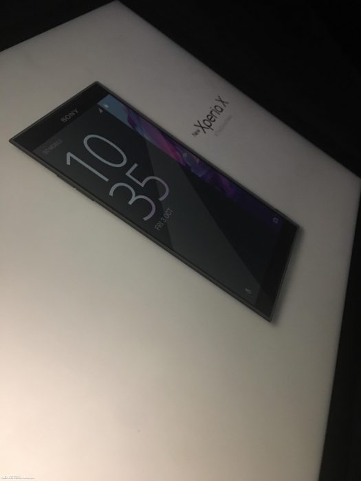 Väitetty /Leaksin julkaisema kuva uutta Sony Xperia X:ää esittelevästä materiaalista.