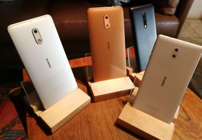 Koko Nokia-uutuuskolmikko on pian myynnissä. Keskellä näkyvä kupari väri on ollut poikkeuksellisen haluttu.