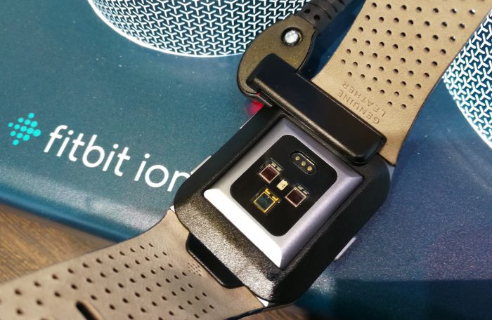 Fitbit Ionicista löytyy edistyksellinen rannesykemittari.