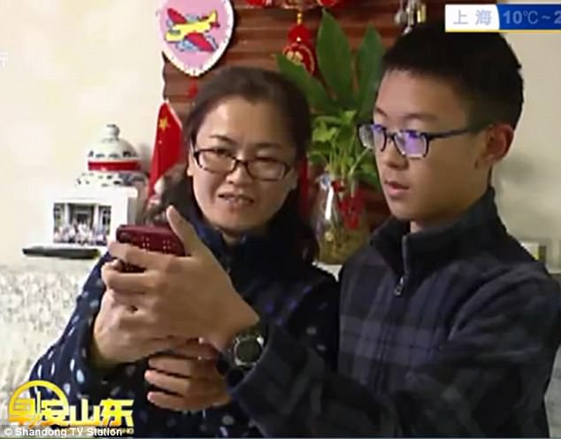 Kiinalaispoika onnistui avaamaan kasvoillaan äitinsä iPhone X:n.