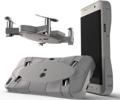 Selfly muuntuu puhelimen suojakuoresta lentäväksi droneksi.