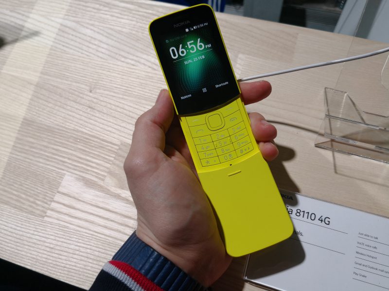 Nokia 8810 4G palauttaa liukukannen ja tutun kaarevan muodon.