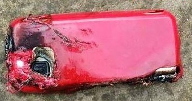 Nokia 5230 -sarjan puhelin kärsi merkittäviä vaurioita räjähdyksessä. Kuva: CEN.