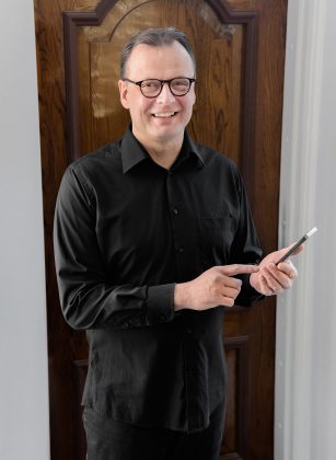 Zero Reception -yrityksen perustaja ja toimitusjohtaja Janne Knuutinen.