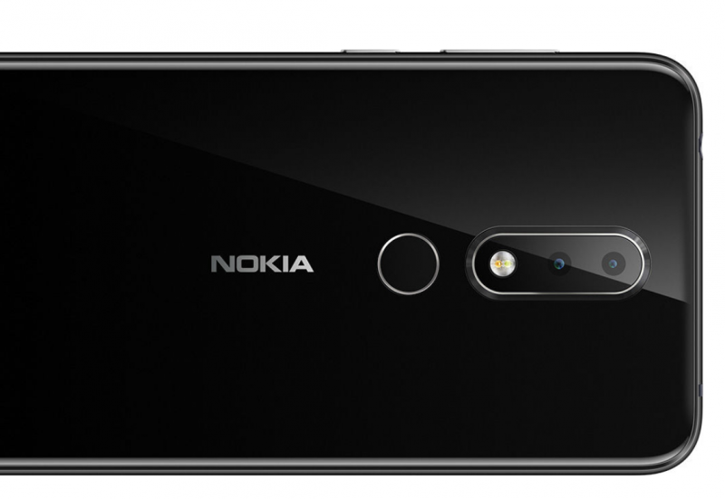 Nokia X6:ssa on kaksoiskamera, jossa on 16 megapikselin värillinen pääkamera ja 5 megapikselin monokromikamera.