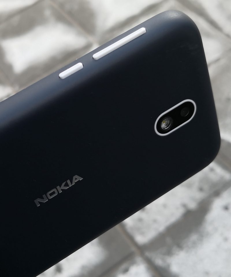 Nokia 1:n sivupainikkeiden tuntuma on hyvä.