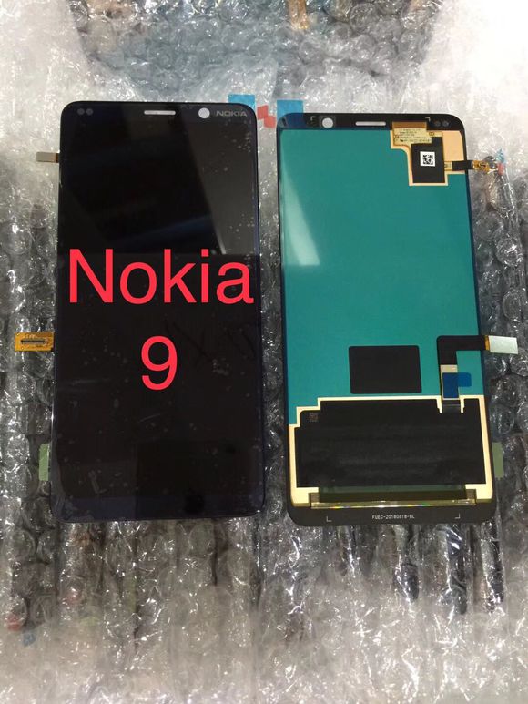 Väitetty Nokia 9:n etupaneeli.