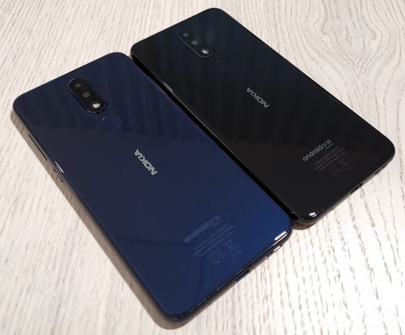 Nokia 5.1 Plussan värivaihtoehdot: sininen ja musta.