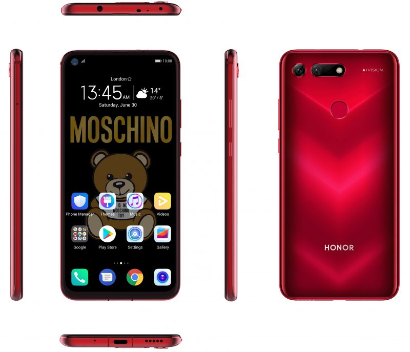 Myös punainen Phantom Red -väri on suunniteltu yhdessä Moschinon kanssa.