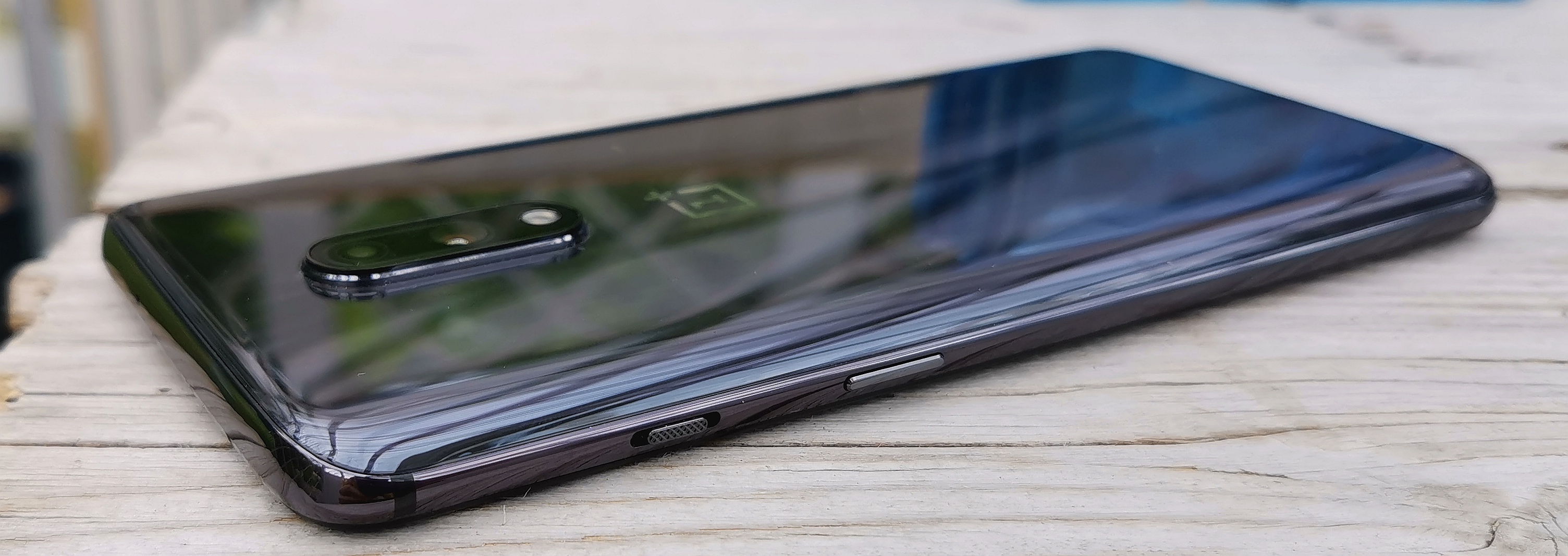 OnePlus 7 erottuu edukseen profiilivalintaa helpottavalla liukukytkimellä.