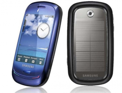 Samsung Blue Earth -älypuhelin aurinkopaneelilla vuosikymmenen takaa.