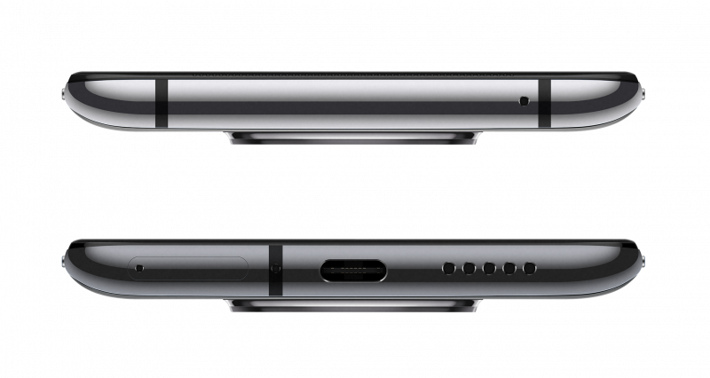 OnePlus 7T:n pohjassa on edelleen vain USB-C-liitäntä sekä mikrofoni/kaiutinaukot.