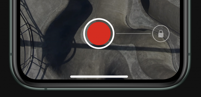 QuickTake on Applen nimi mahdollisuudelle kuvata videoita suoraan Kuva-tilasta pitämällä laukaisinpainiketta painettuna. Jatkuvaan videokuvaukseen pääsee siirtymään vetämällä sormea oikealle.