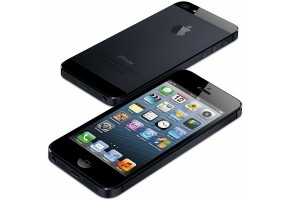 Nykyinen Apple iPhone 5 mustana