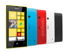 Nokia Lumia 520 eri väreissä edestä ja takaa