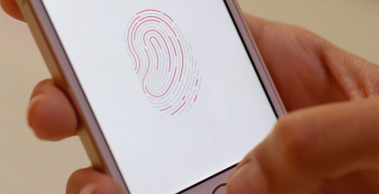 Apple iPhone 5s:n sormenjälkitunnistin opetetaan tunnistamaan käyttäjän sormi useilla painalluksilla