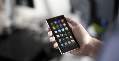 Jollan puhelin ja Sailfish-käyttöjärjestelmä - mukana näytöllä myäs Android-sovellusten kuvakkeita