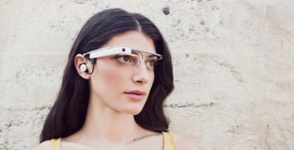Google Glassin uusi versio - mukana korvakuuloke