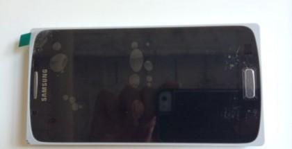 Samsungin eBayssa myynnissä ollut Tizen-puhelin SM-Z9005 G for Gamesin taltioimassa kuvassa