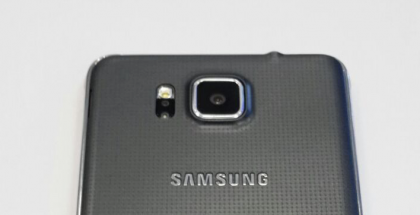 Samsung Galaxy Alphan takakansi