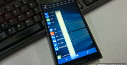 Vuotokuvassa väitetyn Lumia 950:n prototyyppi.