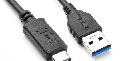 Vasemmalla USB Type-C, oikealla USB Type-A
