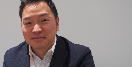 Sony Mobilen tuotemarkkinointipäällikkö Jun Makino kertoi Xperia X:n olevan uusi luku Sonylle ja Xperialle.