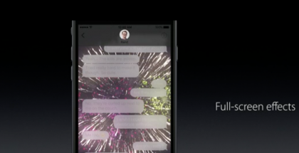 iOS 10:ssä iMessaget saavat myös muun muassa koko ruudun näyttävät efektit - tässä esillä ilotulituksen kera välitetty viesti.