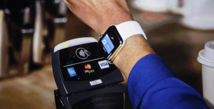 Apple Pay tekee myös Apple Watchista lähimaksuvälineen.