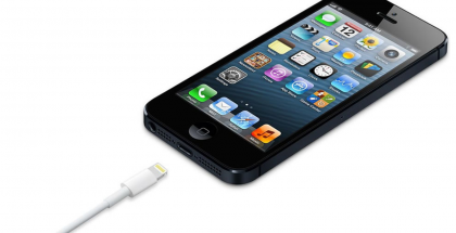 iPhone 5 esitteli aikanaan Lightning-liitännän vuonna 2012.