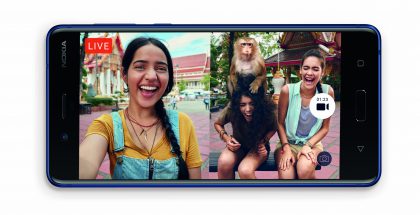 Nokia 8:n kamerasta voit pitää suoraan live-lähetyksen Facebookiin tai YouTubeen - myös yhtäaikaisesti taka- ja etukameraa käyttäen.