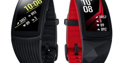 Samsung Gear Fit2 Pron kaksi värivaihtoehtoa.