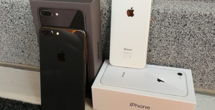 Tähtiharmaa iPhone 8 Plus ja hopea iPhone 8.