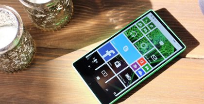 Lumia 435:ksi kehitetty laite, koodinimi Vela, Windows Centralin kuvassa.