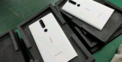Tuoreessa vuotokuvassa nähty Nokia-puhelimen takapinta tuo mieleen muistoja Lumioiden designista.