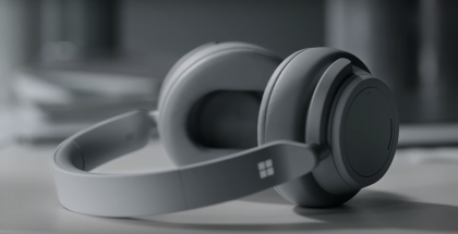 Microsoft yllätti Surface Headphones -kuulokkeilla.