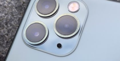 iPhone 11 Pro -malleissa on kolme takakameraa.