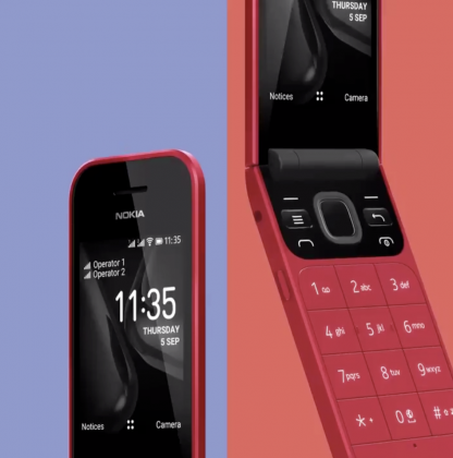 Punainen on Nokia 2720 Flipin kolmas värivaihtoehto.