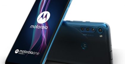 Motorola One Fusion+ tummansinisenä.