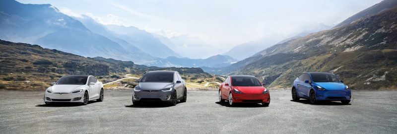 Teslan automallistoa.