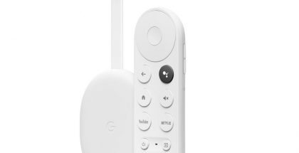 Uusi Chromecast Google TV:llä ja sen kaukosäädin.
