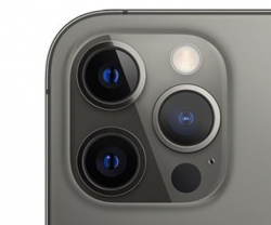 iPhone 12 Pro -malleissa on kolmen takakameran lisäksi LiDAR-skanneri.