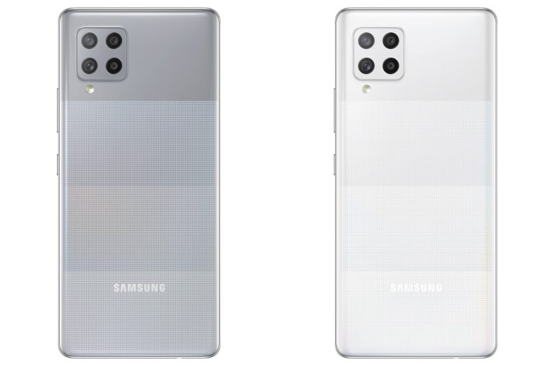 Galaxy A42 5G harmaana ja valkoisena.