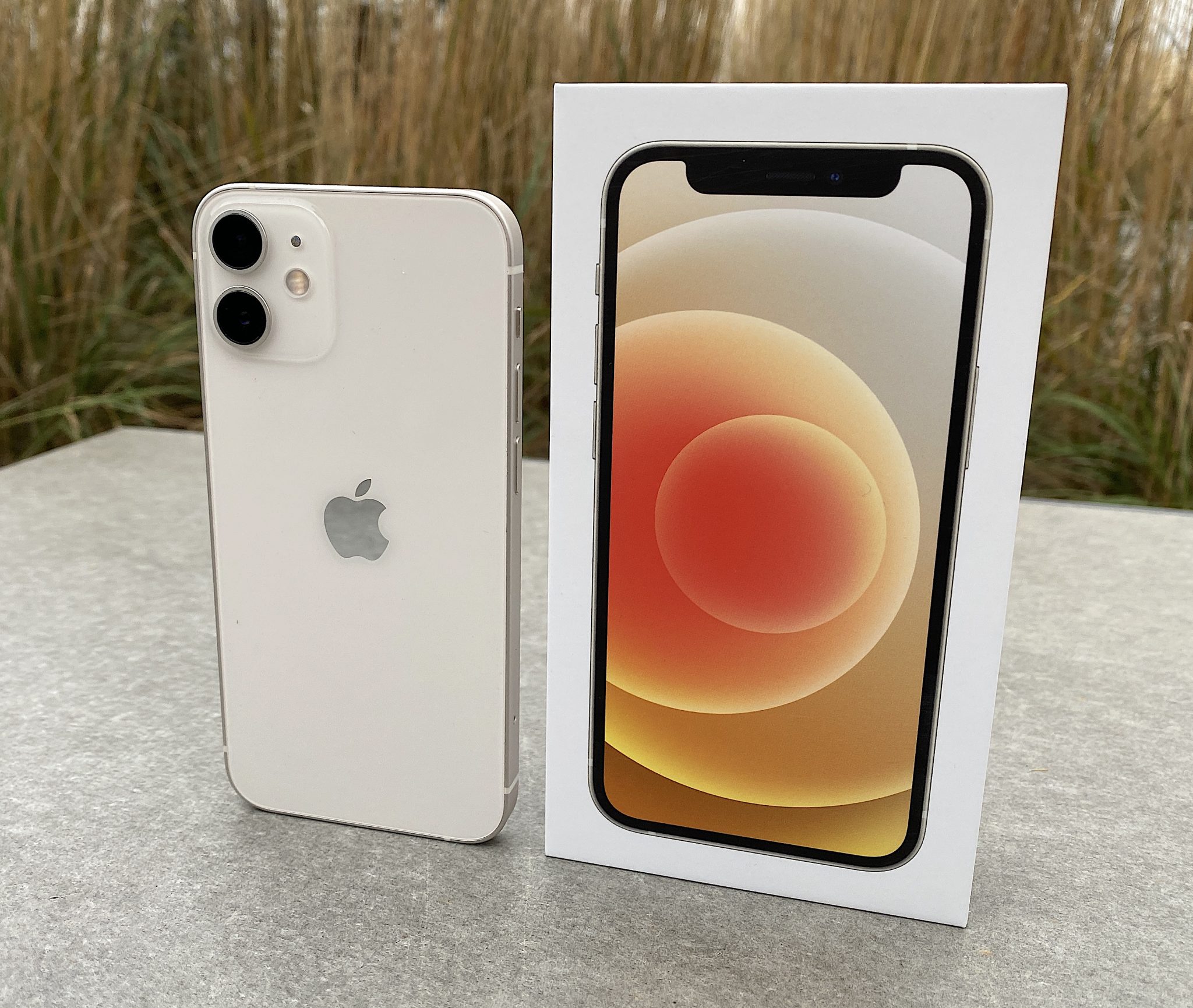 Ensituntuma iPhone 12 ministä Pitkästä aikaa todella pieni